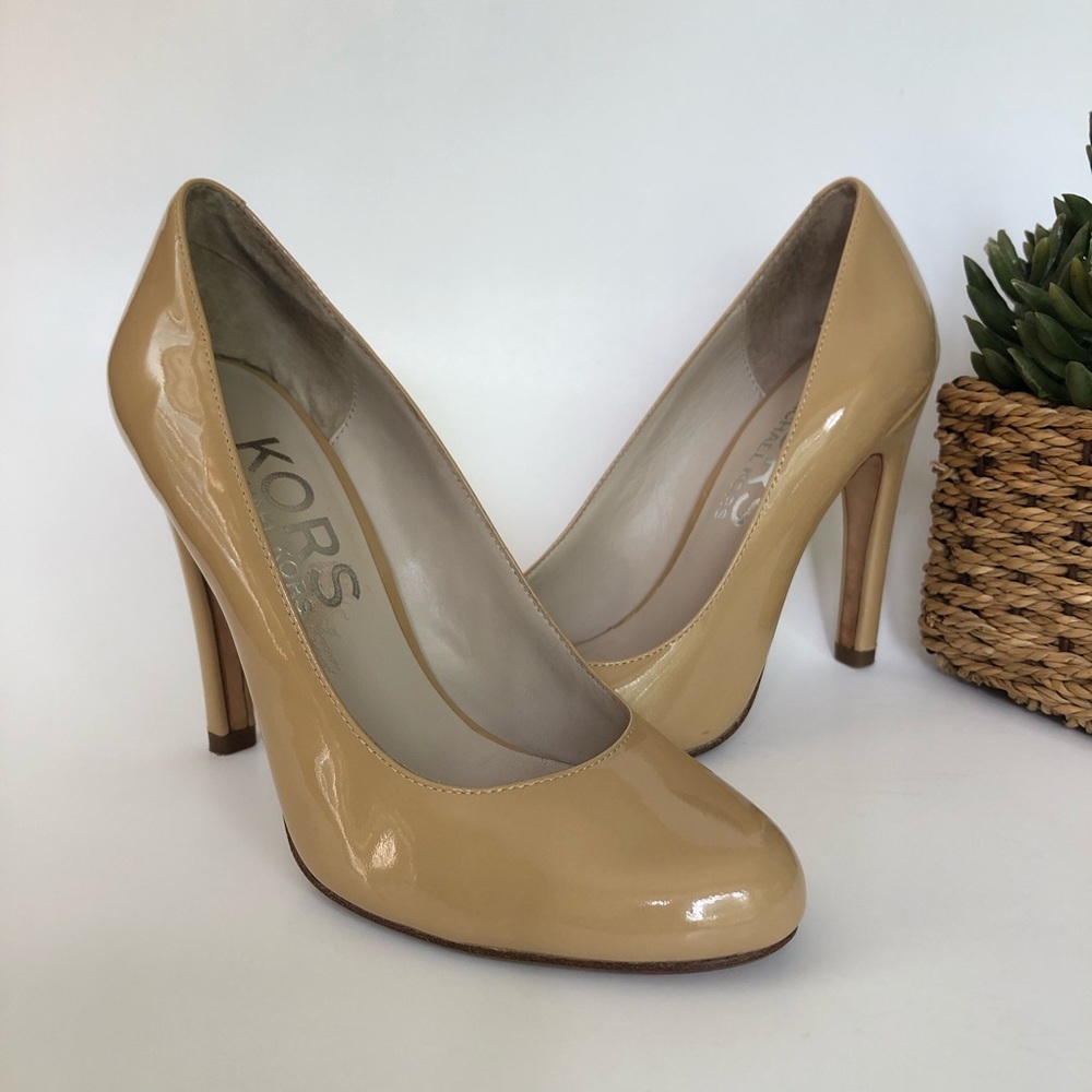 MICHAEL KORS Patent Leather Round Toe Heels